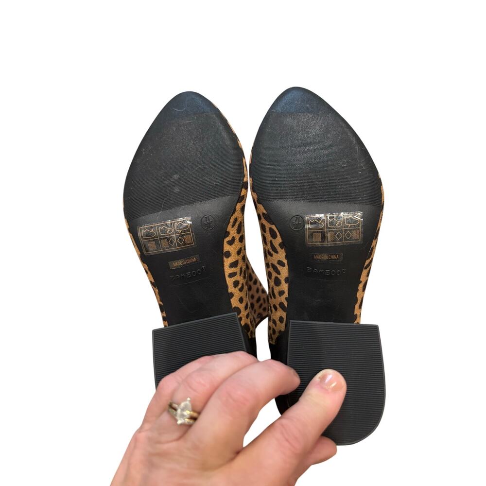 Bamboo leopard print ankle booties, possibly made of faux suede size 7.5 - Picture 3 of 4